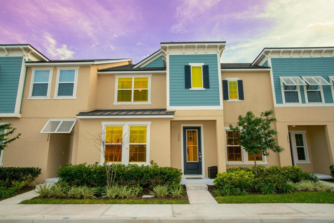 Сasa de vacaciones Family Friendly Four Bedroom W/ Pool @solararesort 1517 Kissimmee